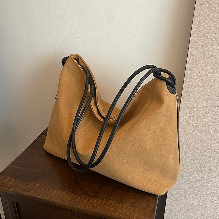 Bolsa retro esmerilada de gran capacidad 2024, nueva bolsa grande, bolsa de hombro popular de mujer, bolsa de brazo de viaje