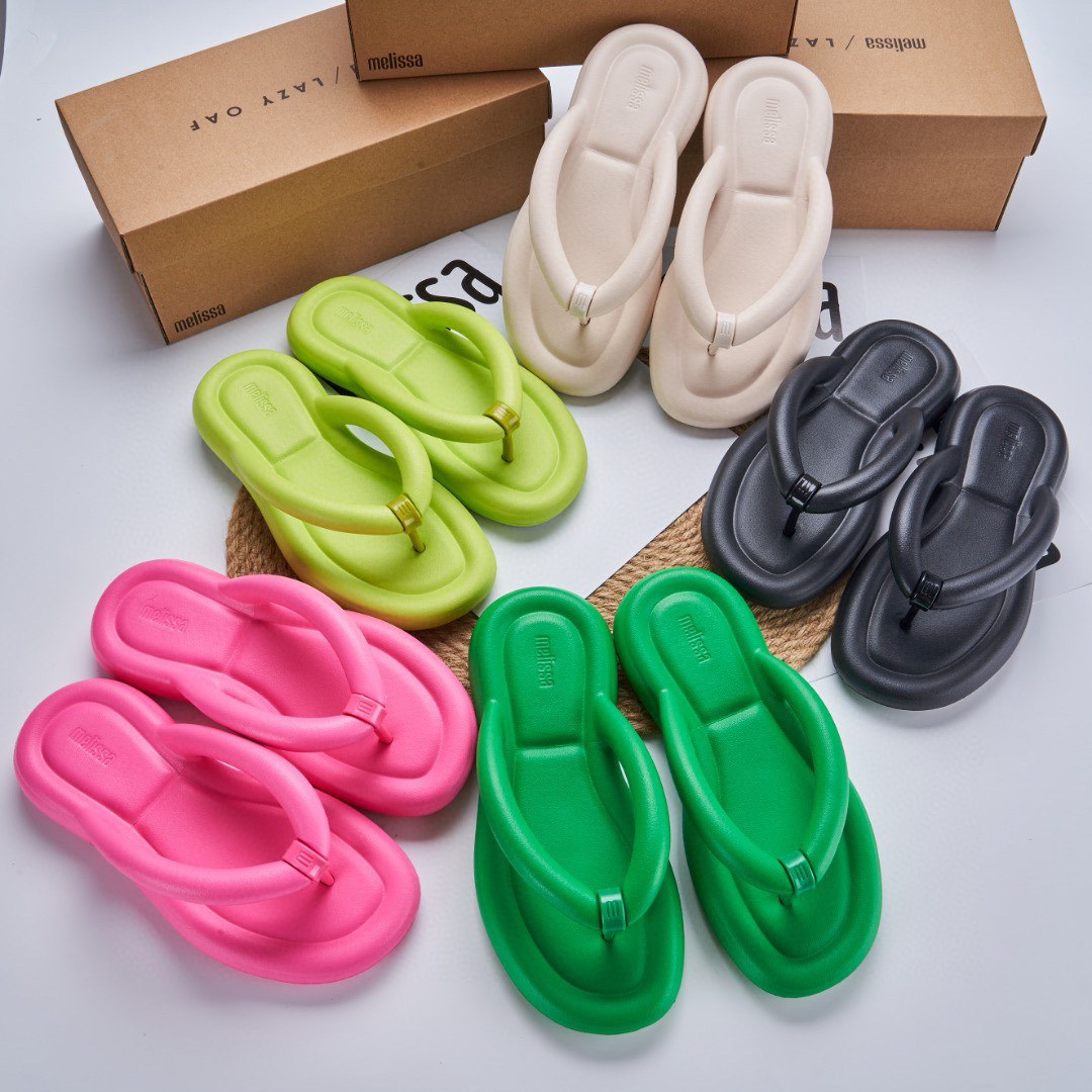 2023�¿�Melissa÷��ɯ�������������Ů�⴩�A�_��Ь���e��i