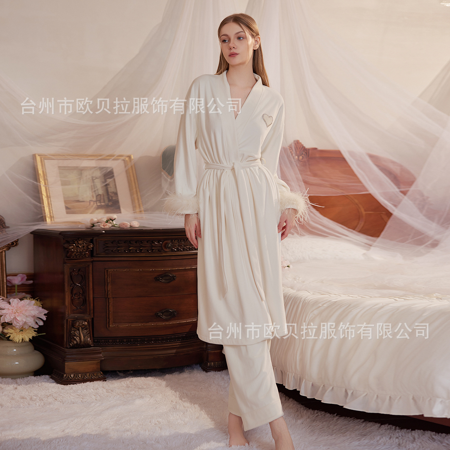 Women's Autumn and Winter Long Thickened Island Velvet Bathrobe European and American Style Sexy Plush Ostrich Feather Pajamas Loungewear