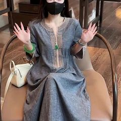 新中国式国風プリントvネックワンピース女性2025夏の新型ゆるい痩せたカジュアルな気質の長いスカート