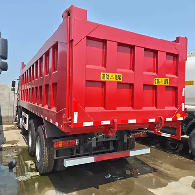 Sinotruk Howo 8x4 Dump Truck for Engineering Transport, Mining, Earth and Stone Transport, Export Tipper Truck (Yük maşınları)