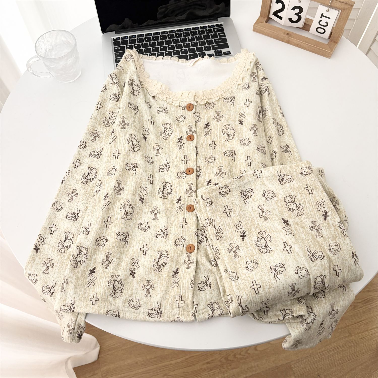 Al por mayor transfronterizo de cotton crockey pijamas de otoño y invierno mujeres cardigans lindos se pueden usar con un conjunto de ropa de casa de viento dulce