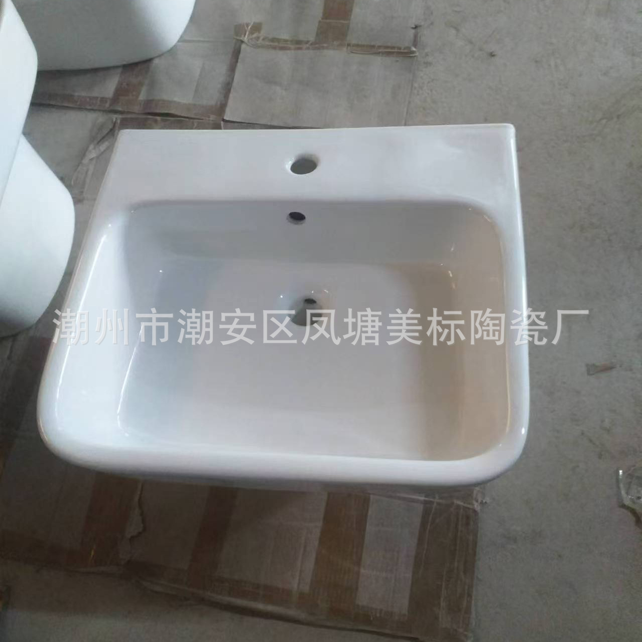 卫浴陶瓷一体盆 挂盆洗手盆挂墙洗脸盆洗漱台 酒店工程出口面盆