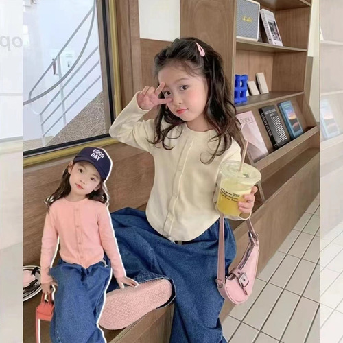 Children's Autumn Plain Color Long-Sleeve Knit Base Shirt for Girls, made of plush elastic material, sweet and trendy winter top for babies