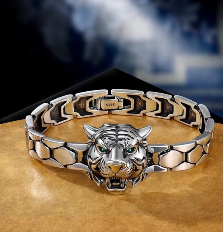 Papas high-grade original design tiger head Bracelet Men's personality domineering woven retro bracelet for boyfriend Papas high-grade original design tiger head Bracelet Men's personality domineering woven retro bracelet for boyfriend