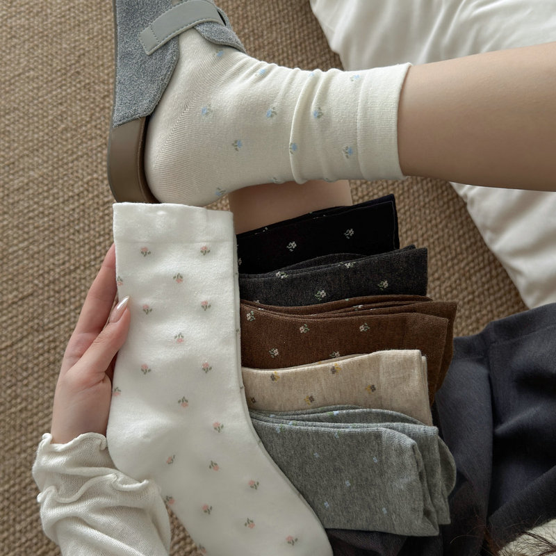 Small floral mid-calf socks for women, autumn and winter, French gentle ins style, versatile slouch socks, college style long cotton socks Small floral mid-calf socks for women, autumn and winter, French gentle ins style, versatile slouch socks, college style long cotton socks