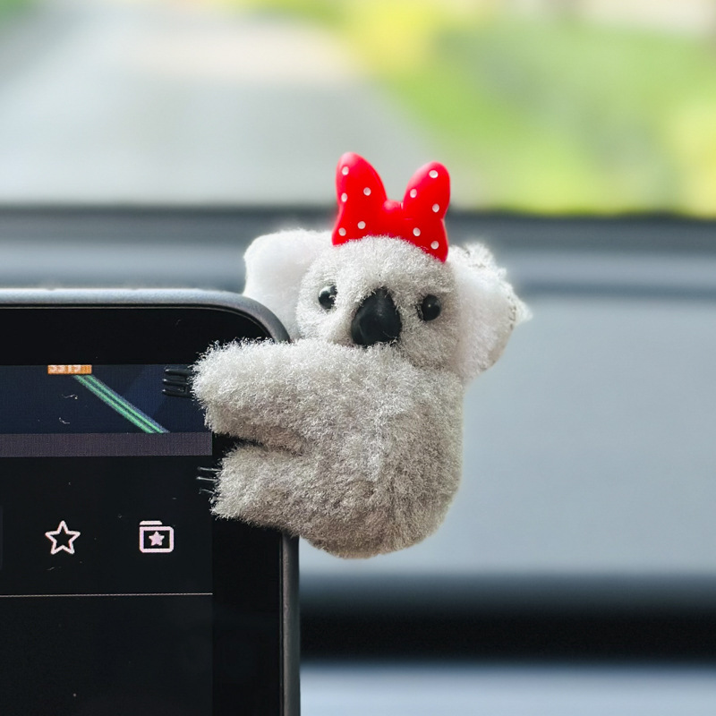 2024 nuevo estilo lindo koala decoración de accesorios de coche pantalla de consola central de coche decoración de coche rojo de Internet