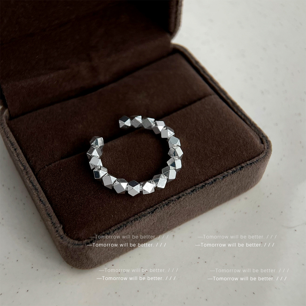 耳语6_0000s_0028_组 1 拷贝 28.jpg