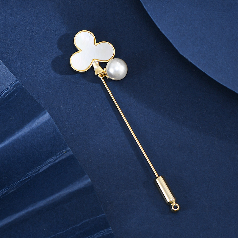 Otoño y invierno nuevo estilo natural conchas de perlas simple trébol universal broche de vestido de flores de pecho de mujer broche de broche de traje image 4