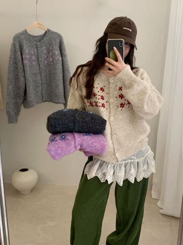甜美刺绣花朵针织开衫女秋冬新款宽松设计感时尚洋气灰色毛衣外套|undefined