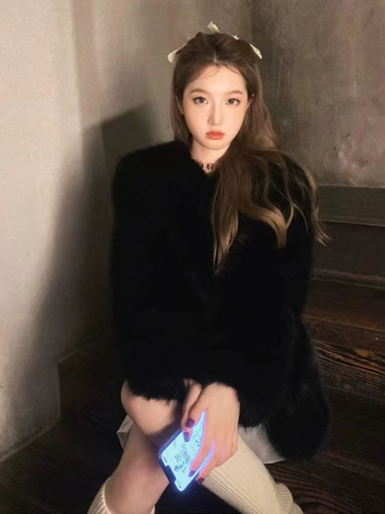 Damenbekleidung Fuchs Damen mittellanger und langer modischer Pelzmantel mit V-Ausschnitt_voghion.com