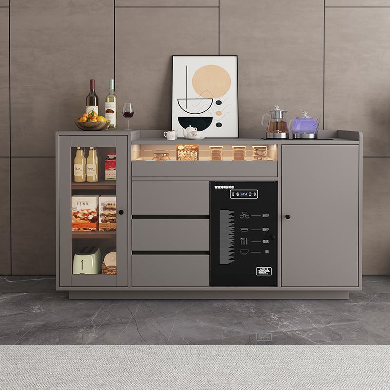 Máquina de té inteligente automática en 2025, nuevo gabinete de comidas caseras en una mesa de escritorio con desinfección