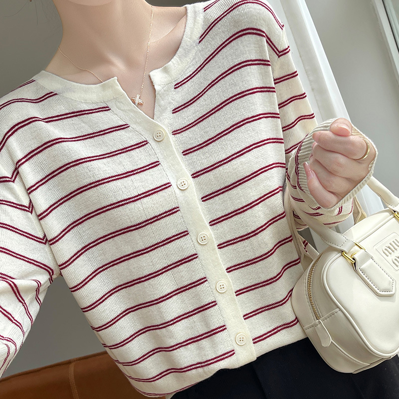 Spring and Autumn New Korean Style All-match Striped 6 Wool Knitwear Button Cardigan Sweater Top with Long Sleeve Casual Spring and Autumn New Korean Style All-match Striped 6 Wool Knitwear Button Cardigan Sweater Top with Long Sleeve Casual