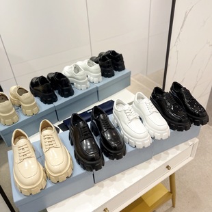 �������ͬ�����X݆�ɸ�Ьϵ���������ǘ�P�ҽ����r��Ů��Ь