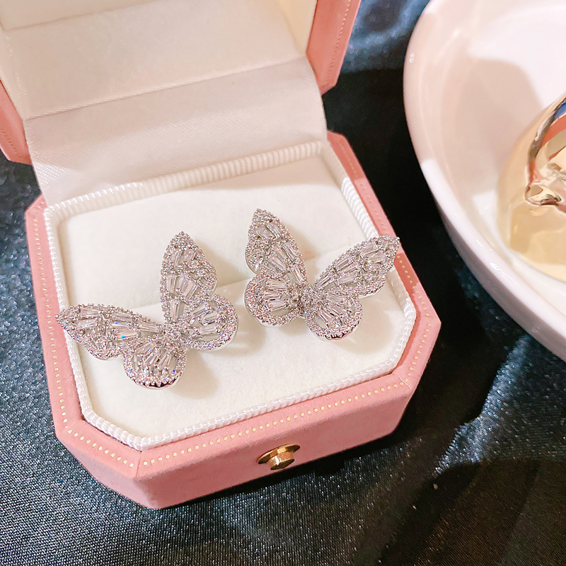 Fashion Butterfly Copper Plating Ear Studs 1 Pair display picture 1