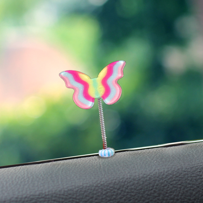 [Transfronterizo] Chica corazón arco iris decoración de coche coche sacudiendo la cabeza amor lindo primavera oscilante decoración de coche