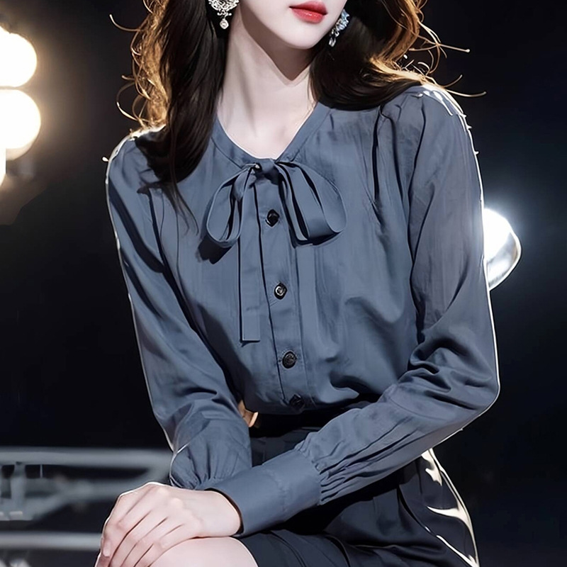 이른 가을 새로운 스타일 세련된 아름다운 느슨한 셔츠 프랑스 독특한 대학 스타일 통근 블루 긴 소매 셔츠 탑