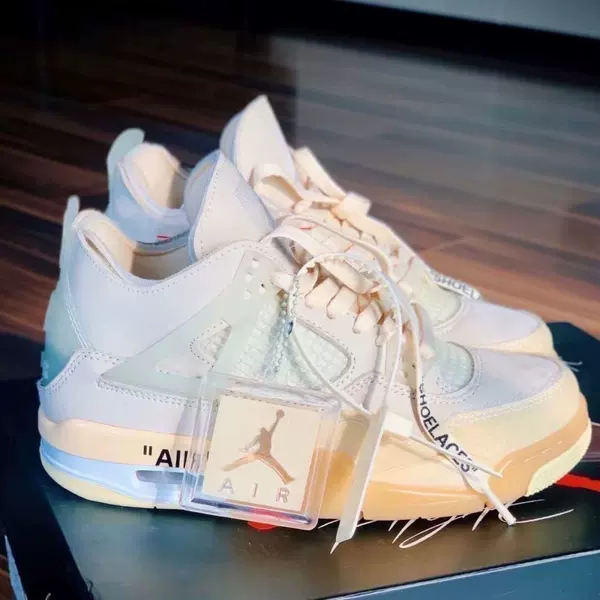 Hot-Selling Celebrity Aj4 Cream Campus Retro Unisex Couple's Air-Cushioned Trendy Ins Versatile Casual Sports Skateboard Shoes