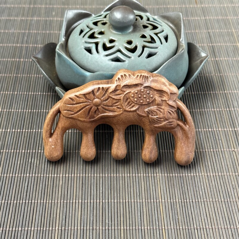 金糸檀木マッサージ櫛頭皮五歯丸頭経絡櫛全身通用点穴檀木マッサージ櫛卸売り|undefined