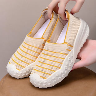 2025 New Summer Women's Shoes, Comfortable and Fashionable Mesh Breathable Fly Woven Shoes for Women, Lightweight and Versatile Fashionable Sports Shoes
