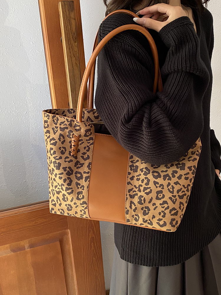 Bolso de Mano para Mujer con Estampado de Leopardo, al Estilo Retro Europeo y Americano de Moda 2024