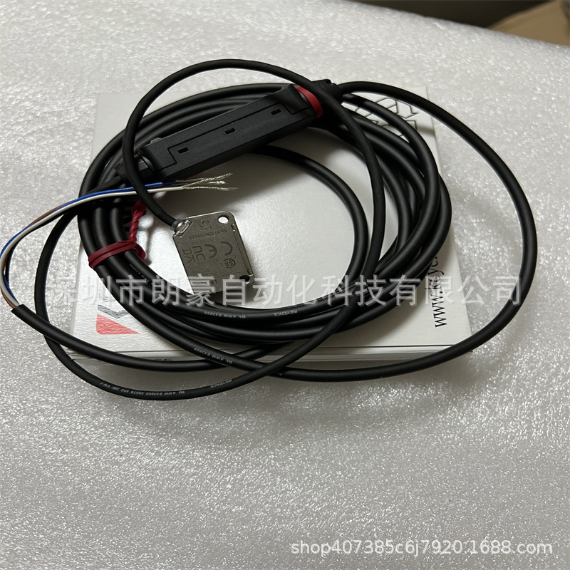 KEYENCE/基恩士LR-X250实物拍摄现货电缆型激光传感器进口日本