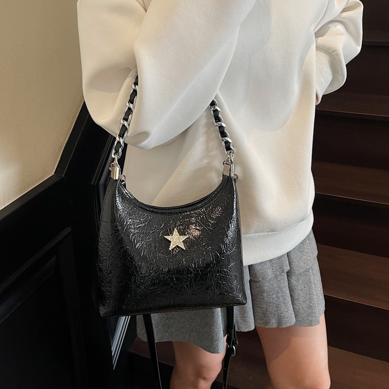 Bolsa de cadena de textura de alta calidad 2025 verano nuevo estilo bolso de hombro con patrón de agarre bolso de mensajero de estrella de diamantes mujer