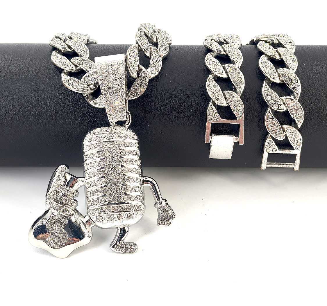 Pokémon transfronterizos llenos de diamantes super sueños pop hip hop bolsas de mano micrófono colgante joyería collar cubano hombre