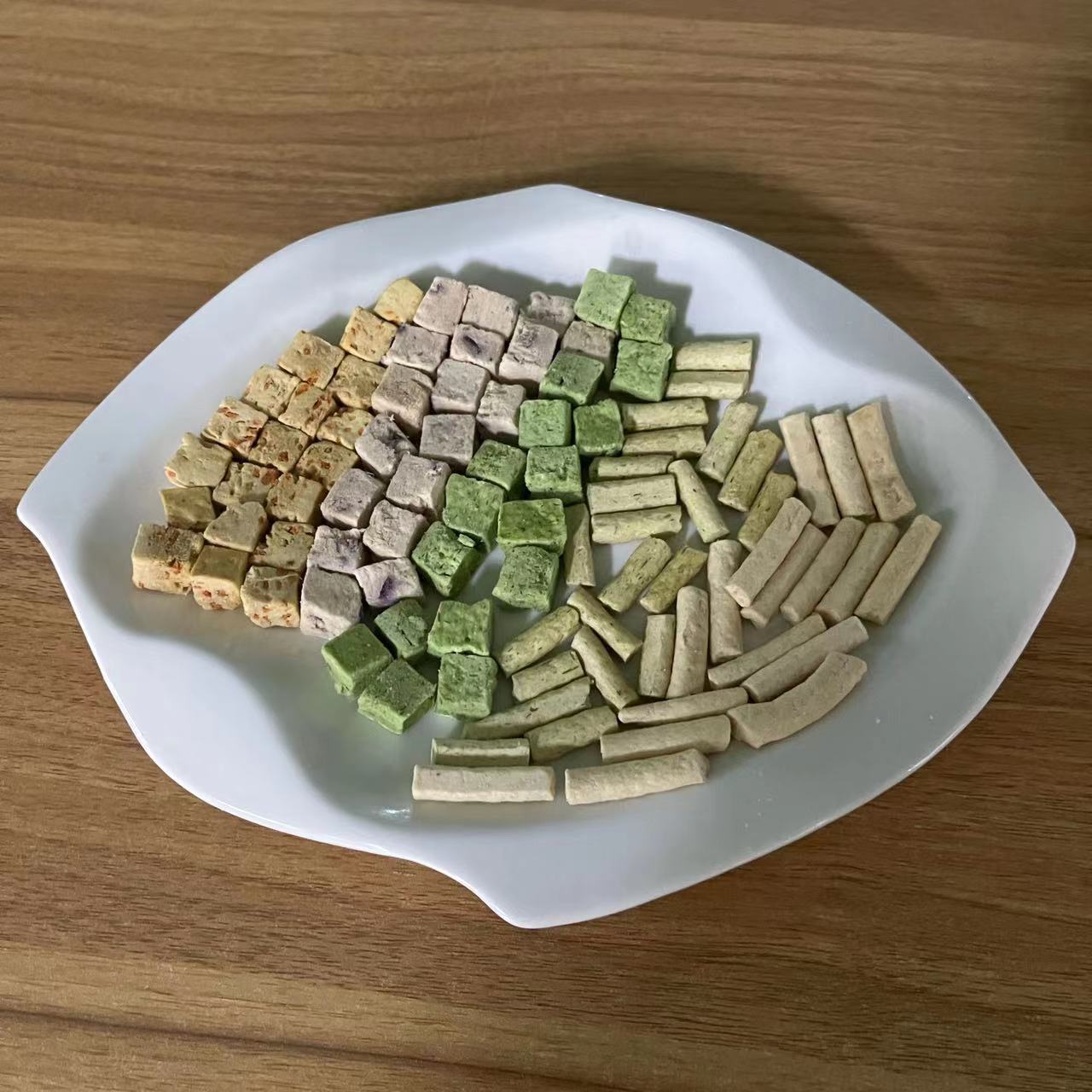 宠物试吃鸡肉奶酪粒猫草粒鹅肝磷虾羊奶棒鹌鹑蛋黄猫样品一件代发