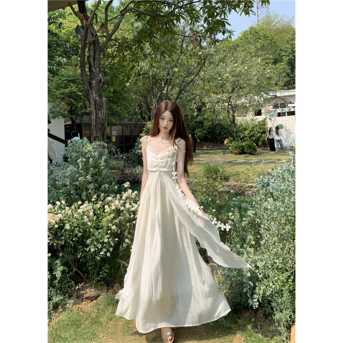 リゾート風の花のデザイン感のあるストラップのワンピース女性2025夏の新作は腰を収めて痩せています。|undefined
