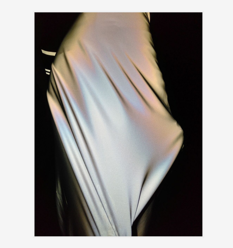 반사 스트레치 천 강조