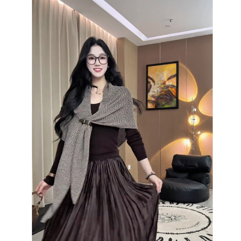 规则镂空三角针织衫披肩外搭女早秋设计感小众时尚围巾毛衣衣|undefined