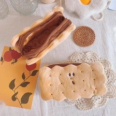 韓国のシンプルでかわいいクリエイティブサンドイッチビスケットぬいぐるみ鉛筆バッグ卸売大容量高価値文具箱セット