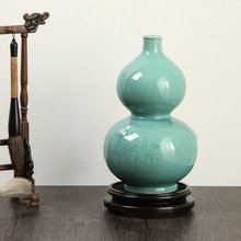 景德镇龙泉青瓷刻花葫芦瓶陶瓷工艺品摆件样板间装饰中式花瓶29cm