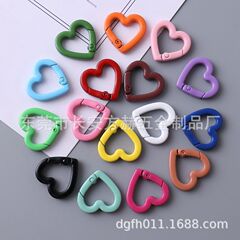 塗装カラー亜鉛合金スプリングは愛の開口スプリングリングの箱に金属のキーホルダーdiyアクセサリーの部品を掛けます。