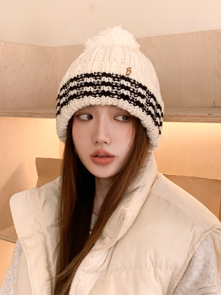 Women's Basic Solid Color Eaveless Wool Cap display picture 9