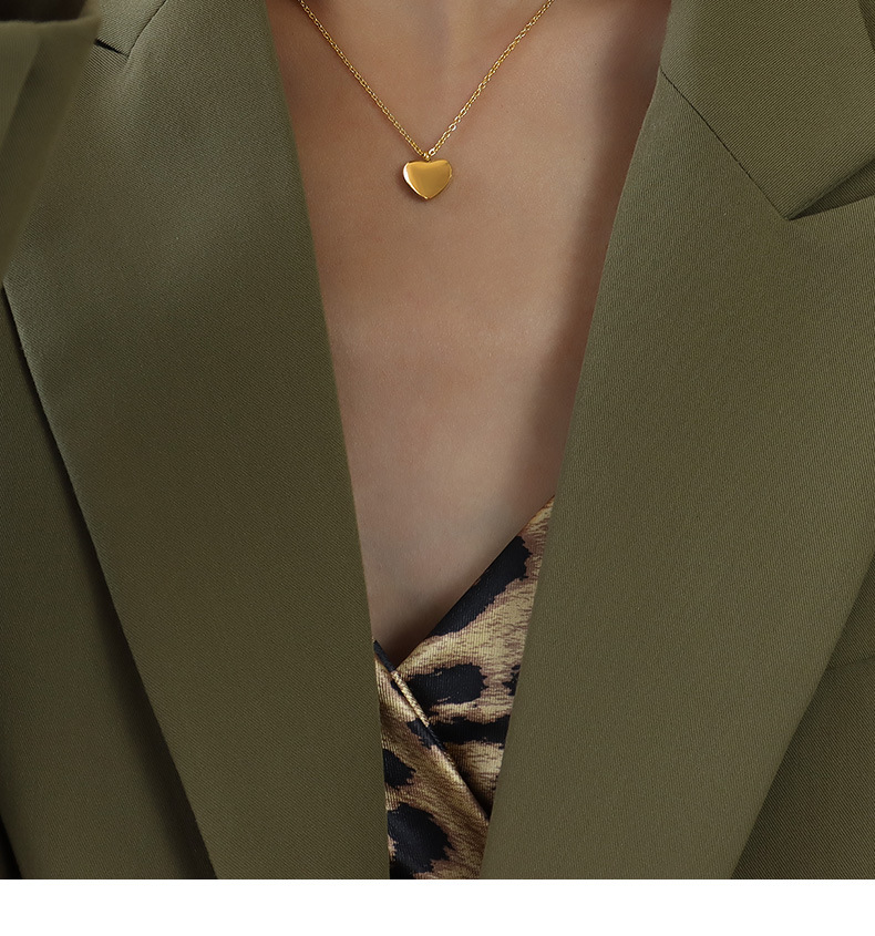 Fashion heart-shape titanium steel necklace wholesale