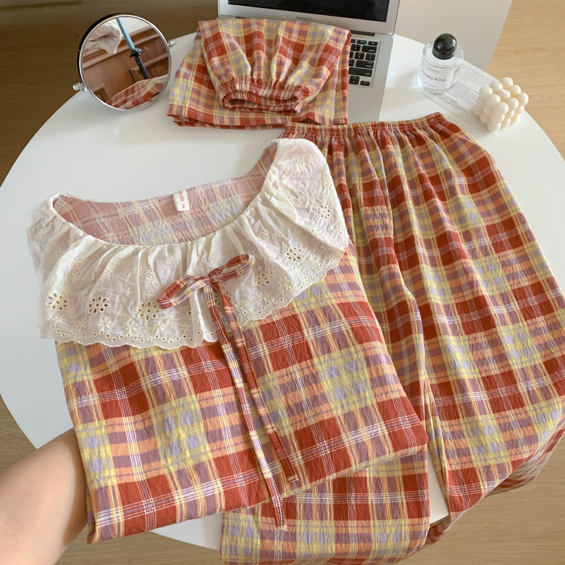 Comercio extranjero transfronterizo explosivo conjunto de tres piezas pijamas de mujer mangas cortas pantalones cortos pantalones largos dulces con la solapa de encaje ropa para el hogar