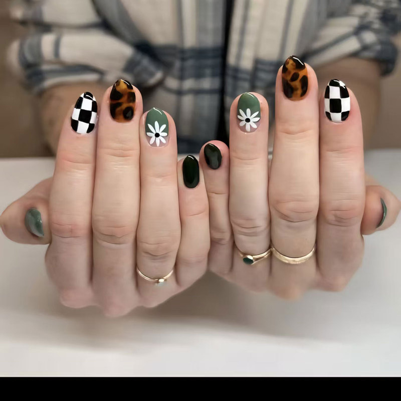 X-0797 Retro Collage Style Checkerboard Pattern + Dark Green Daisy Finished Product Factory Direct Sale Wearable Nail Art X-0797 Retro Collage Style Checkerboard Pattern + Dark Green Daisy Finished Product Factory Direct Sale Wearable Nail Art
