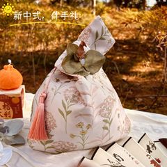花嫁のお土産新中国式手首包金糸ジャカード流蘇結婚慶節礼箱軽贅沢収納袋礼箱