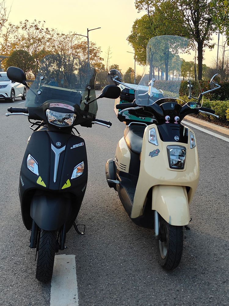 Electric Vehicle Front Windshield High-Definition Thickened Organic Glass Suzuki 125 Motorcycle Front Windshield