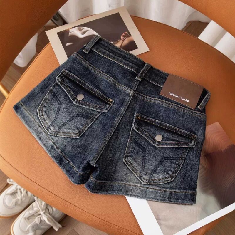 American-style high street distressed denim shorts for women, with stylish embroidery, low-waisted, slim-fit, stretchy, straight-leg, wide-leg hot pants