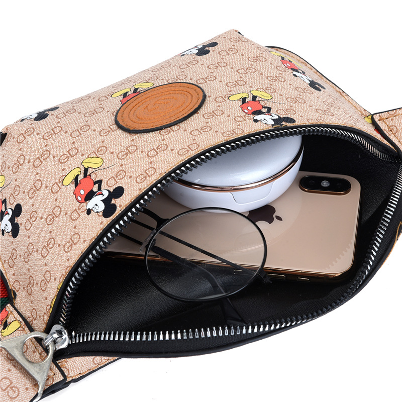 Bolso de pecho de diseño de nicho para mujeres 2025, nuevo estilo coreano de alta sensación de bolso de mujer al por mayor.