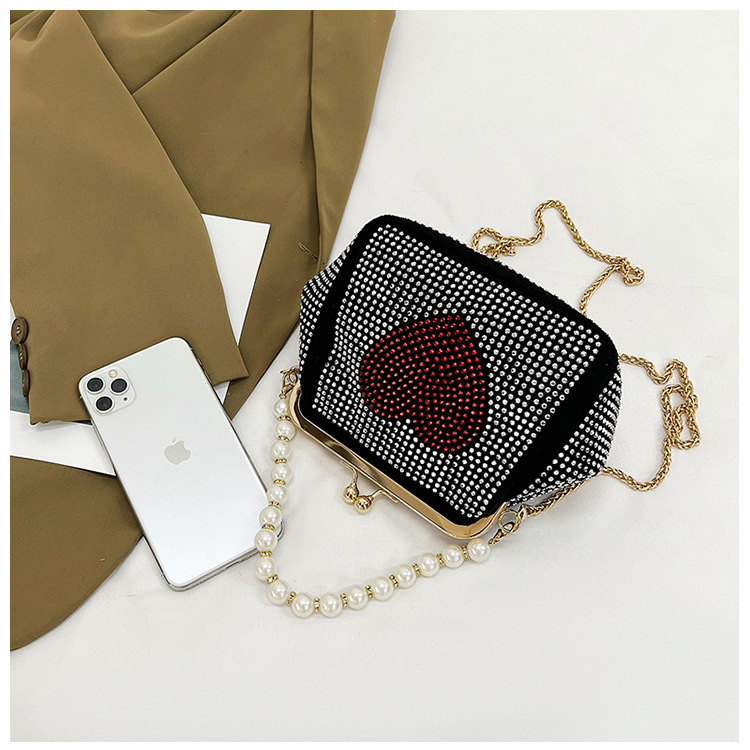 Women's Small Pu Leather Heart Shape Elegant Vintage Style Beading Clasp Frame Dome Bag display picture 7