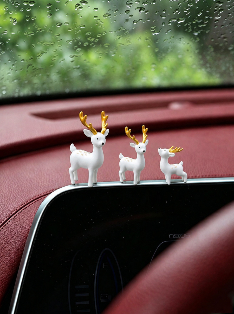 Mini deer safe journey ornament, cute and creative car decoration model, in-car dashboard accessory