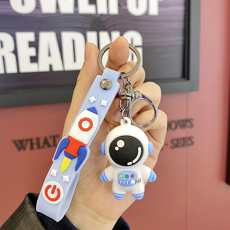 Spot cartoon astronaut keychain ornaments cute schoolbag anti-lost spaceman doll pendant handbag accessories