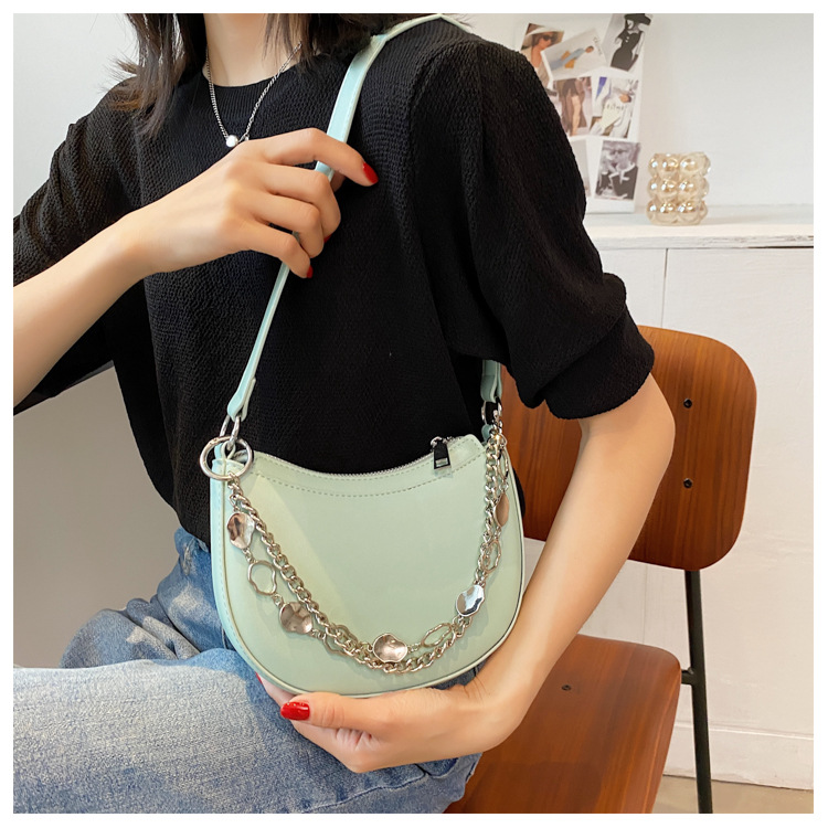 Simple Solid Color Metal Chain Saddle Bag display picture 7