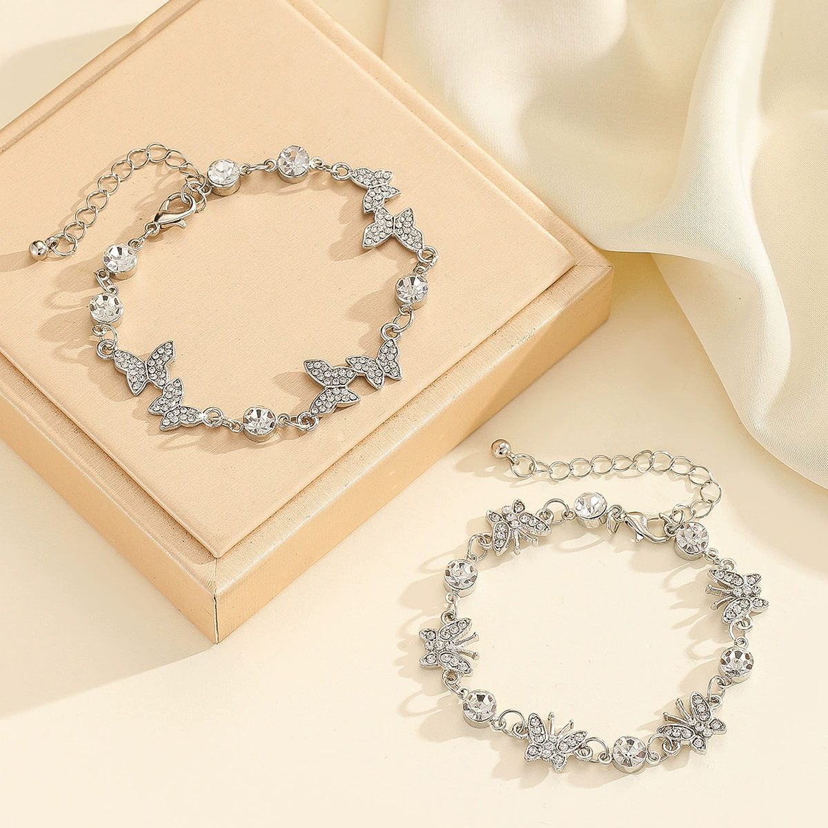 Европейский и американский трансграничный серебряный браслет с жемчугом и бабочкой, легкий роскошный нишевый дизайн, изысканный комплект, женский ювелирный браслет, браслет на ногу