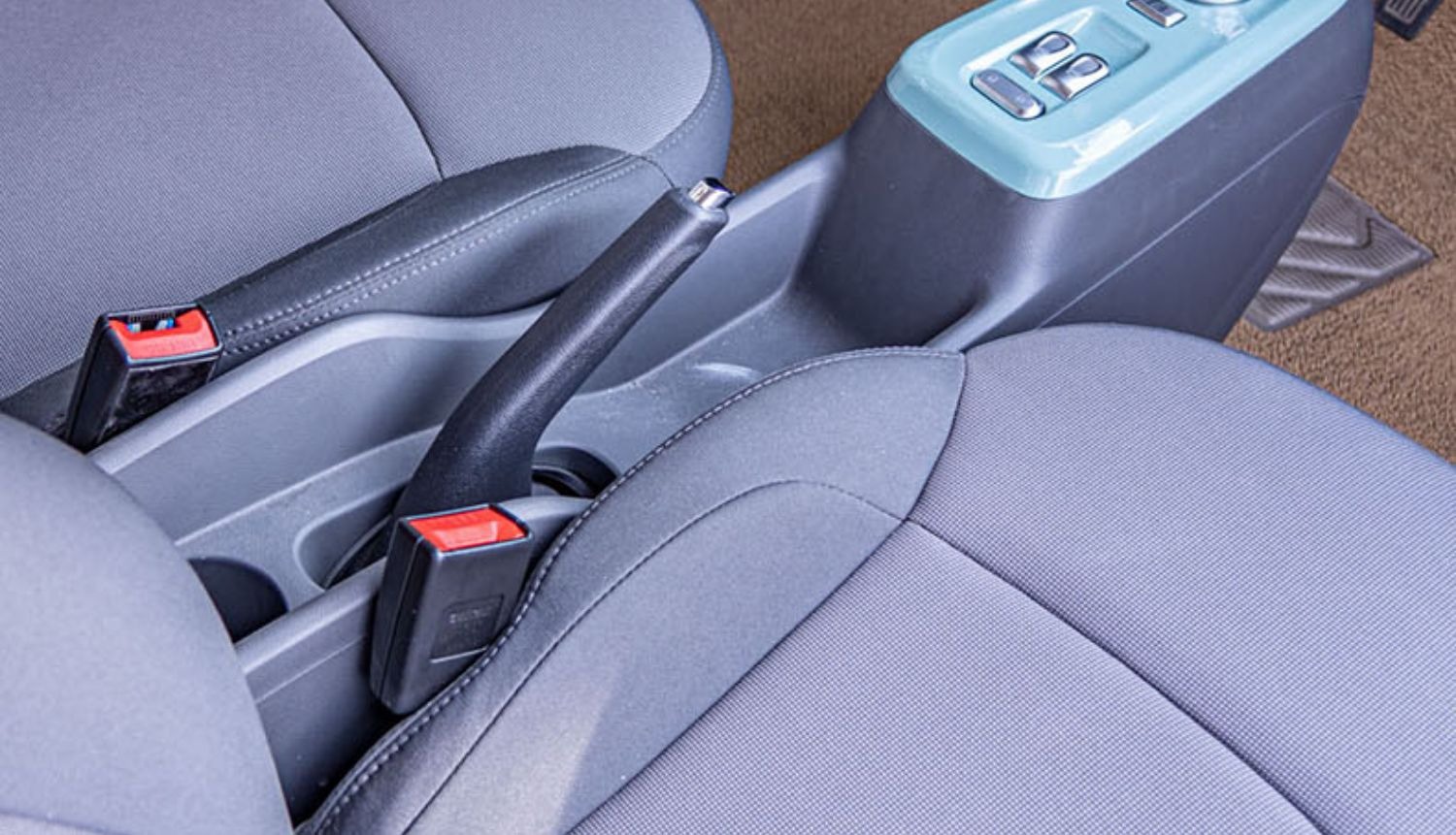 Chang'an glutinous corn armrest box lumin special armrest box central storage box modification accessories Lumin armrest box
