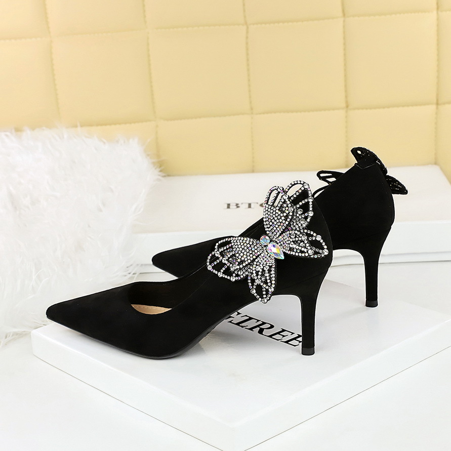 Stiletto pumps med rhinstenssløjfe til festlig anledning_voghion.com